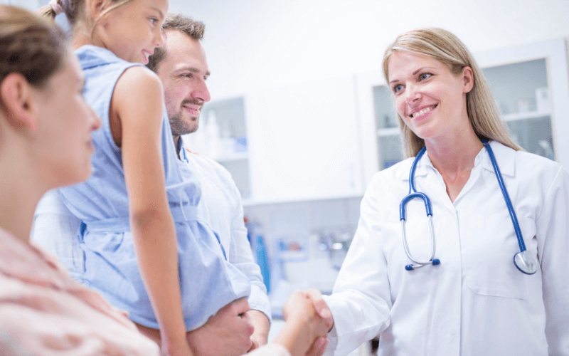 Чим відрізняється сімейний лікар від терапевта